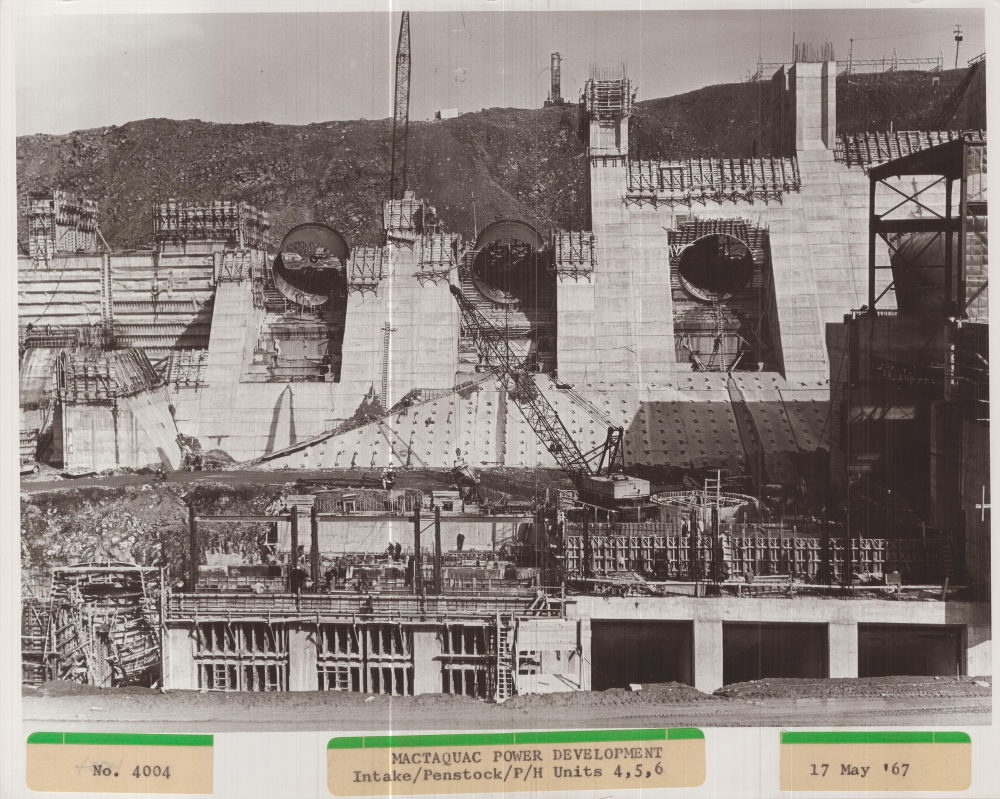 Historical image of the Mactaquac dam (2)